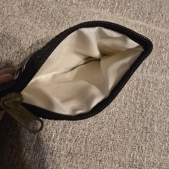 NWOT Philippines Black and White Patterned Baguio Zipper Coin Pouch - Picture 4 of 4